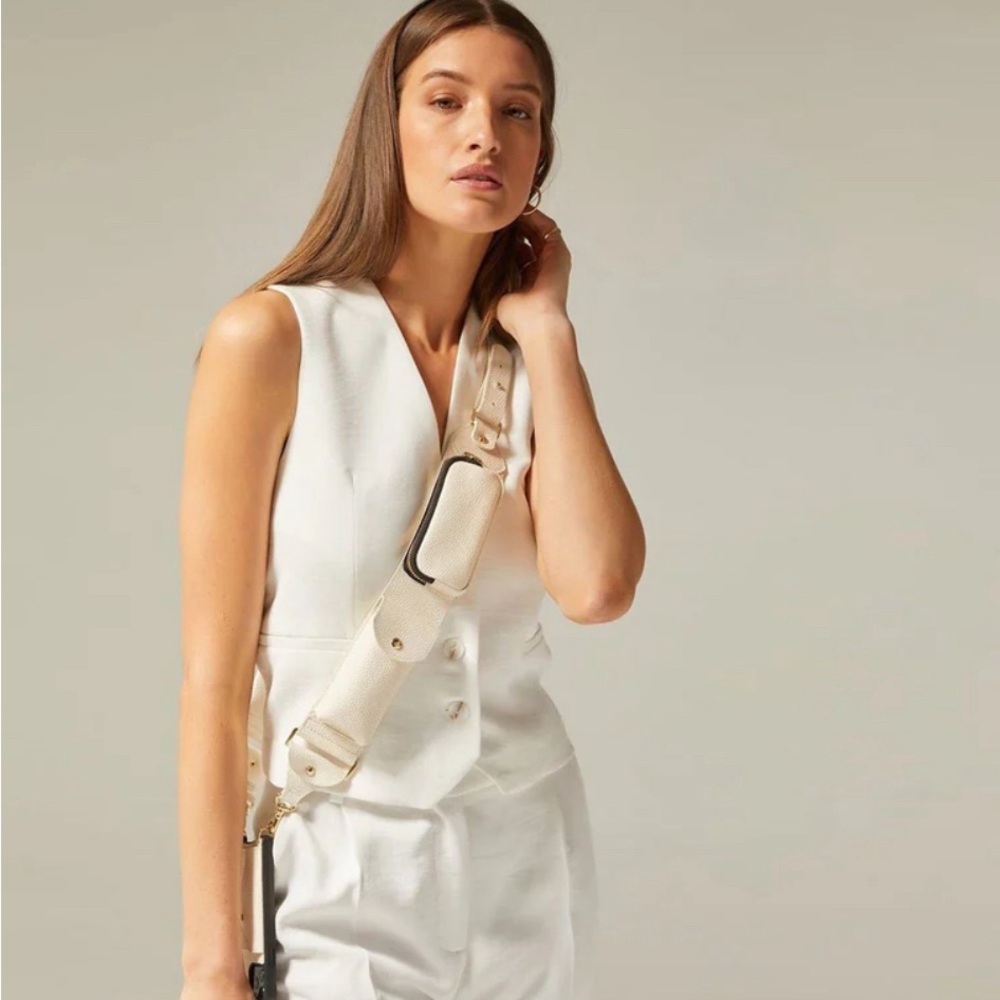 Bandolier Billie strap and expandable pouch